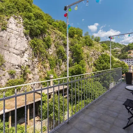 Stunning In Quiet Street Near Center With Free Parking 4 Floor * Ριέκα