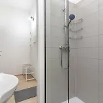 Stunning In Quiet Street Near Center With Free Parking 4 Floor Apartment *