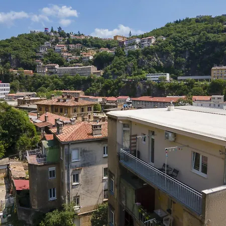 Lejlighed Stunning In Quiet Street Near Center With Free Parking 4 Floor