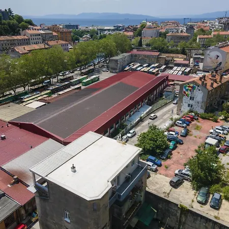 Stunning In Quiet Street Near Center With Free Parking 4 Floor Apartament Rijeka