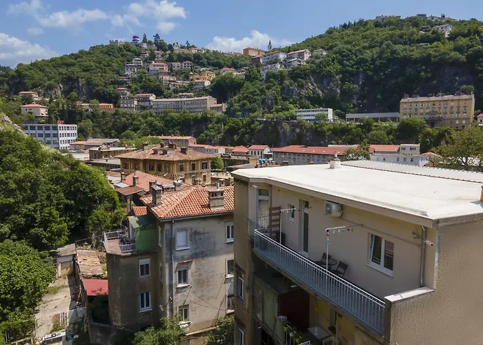 Apartament Stunning In Quiet Street Near Center With Free Parking 4 Floor