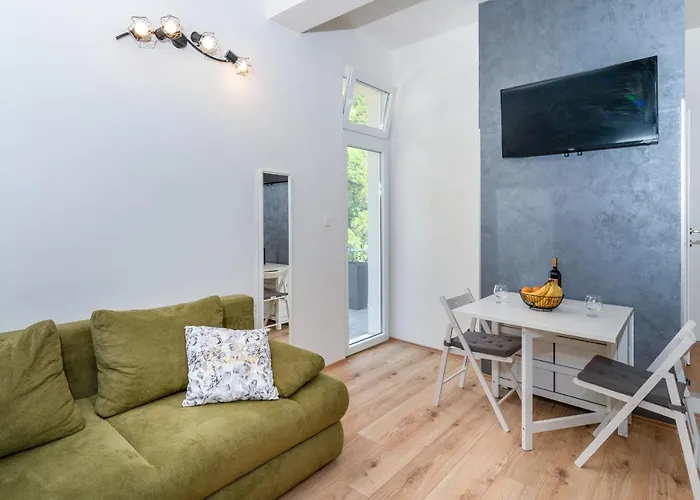 Stunning In Quiet Street Near Center With Free Parking 4 Floor * Rijeka