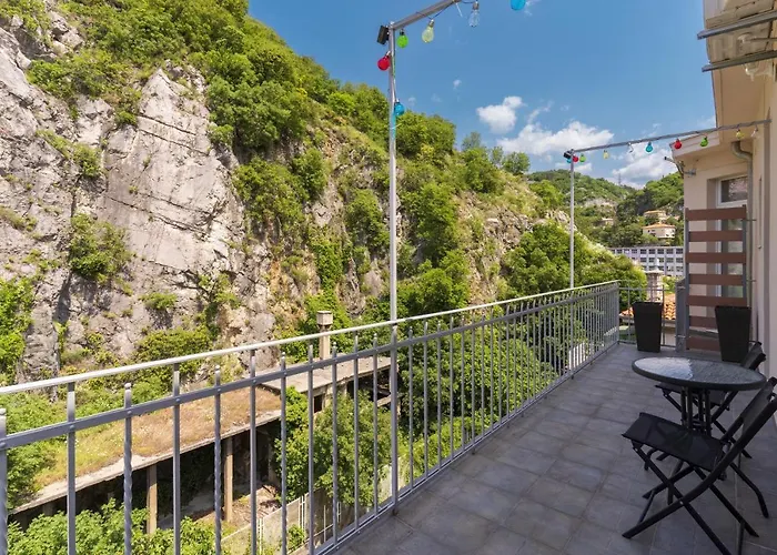 Stunning In Quiet Street Near Center With Free Parking 4 Floor * Rijeka